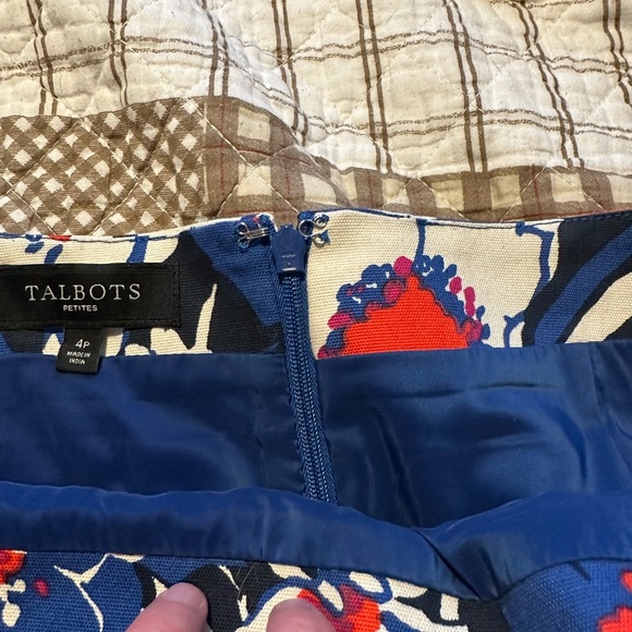 Cute colorful skirt. - Picture 5 of 7